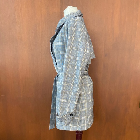 Carolina Belle short trench coat - Picture 2 of 8